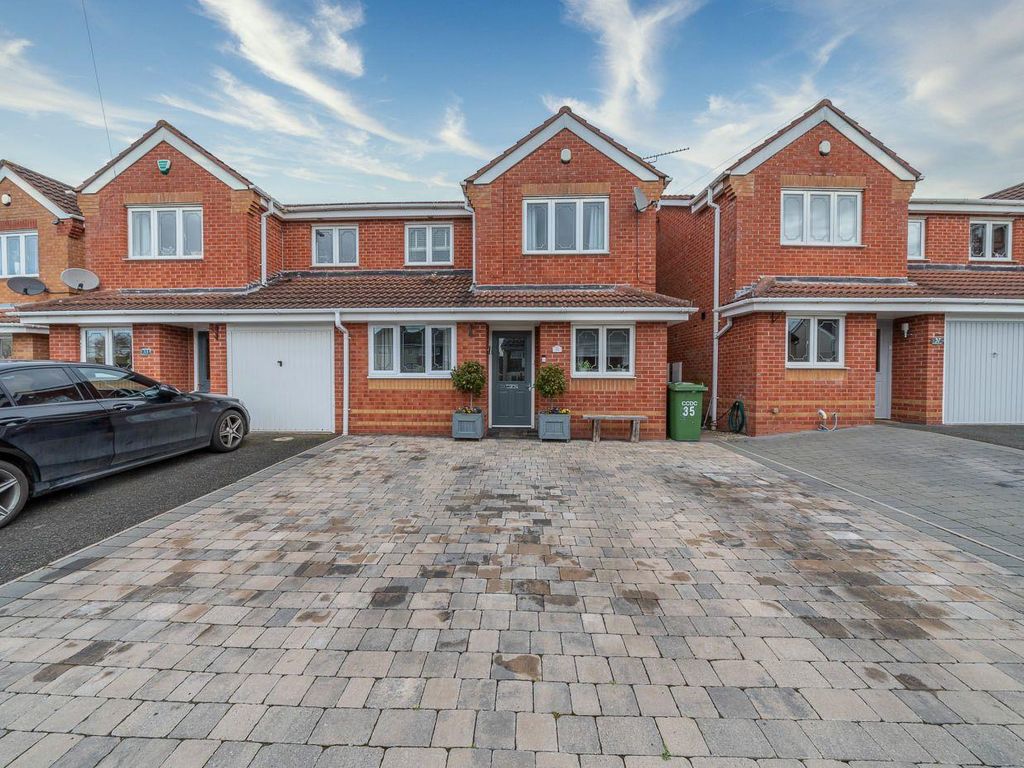 3 bed semidetached house for sale in Braemar Road, Norton Canes
