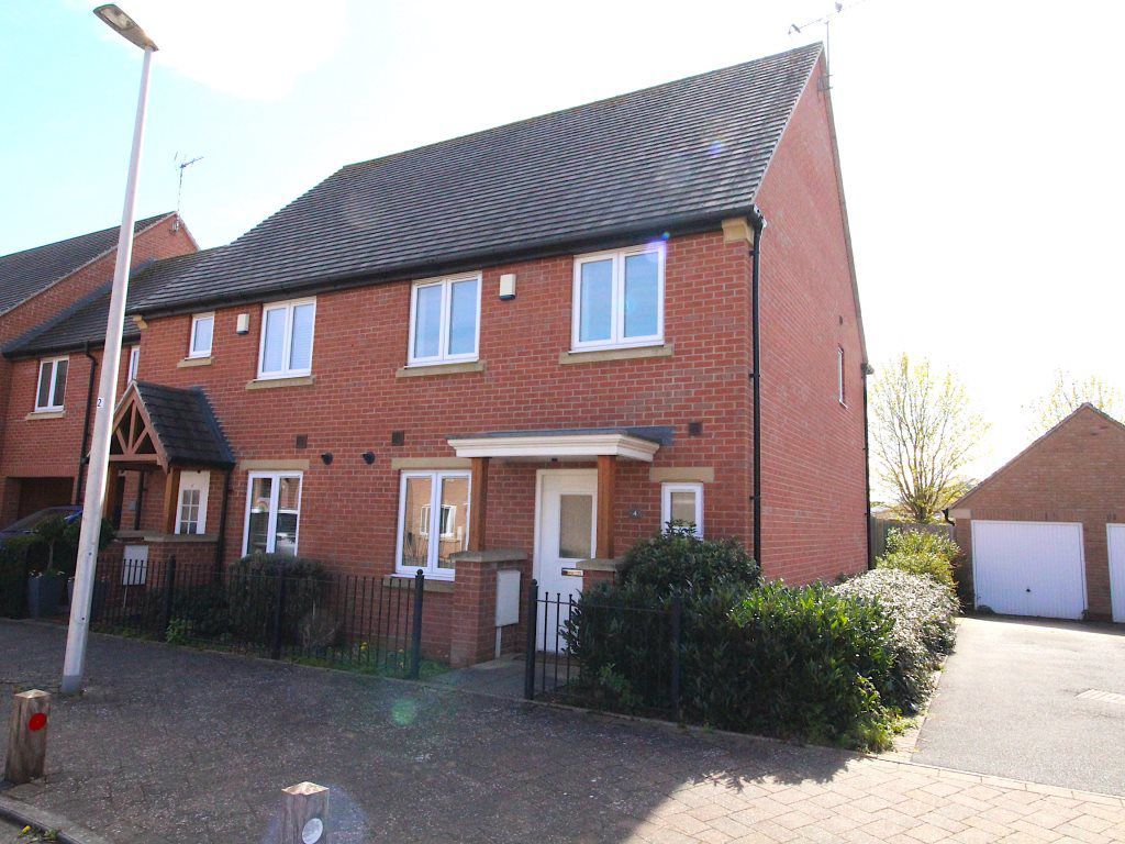 3 bed semidetached house to rent in Old Farm Close, Cawston, Rugby