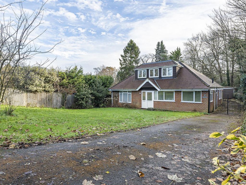 5 bed detached house for sale in Puckle Lane, Canterbury CT1, £735,000
