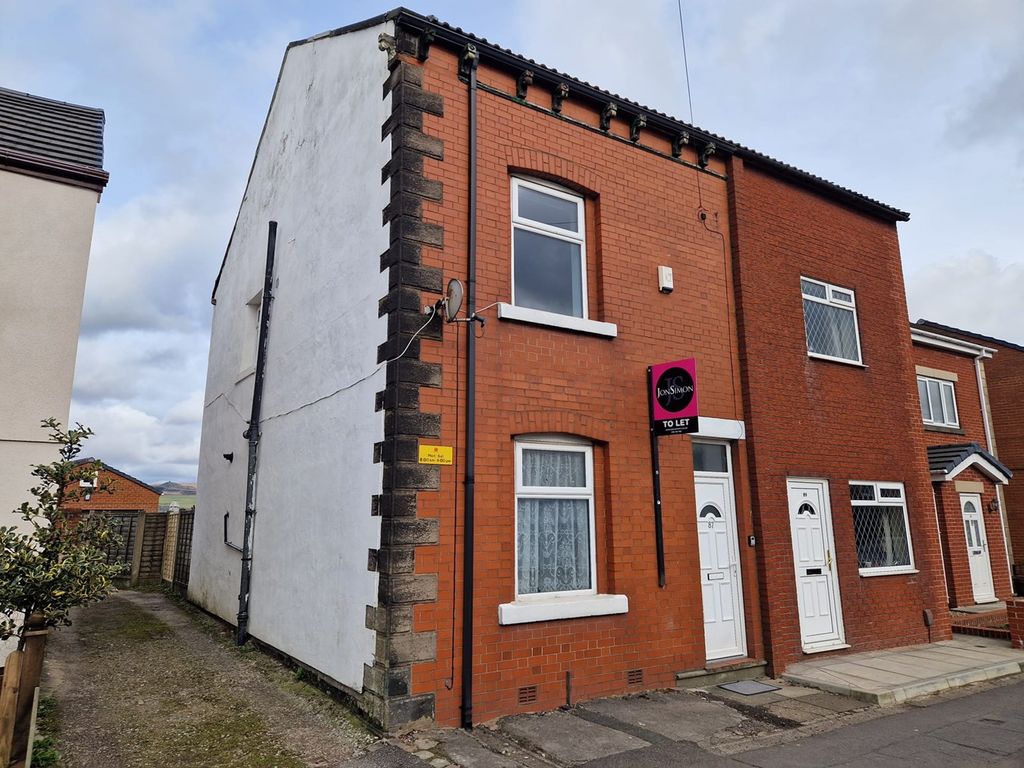 3 bed terraced house to rent in Church Street, Blackrod, Bolton BL6
