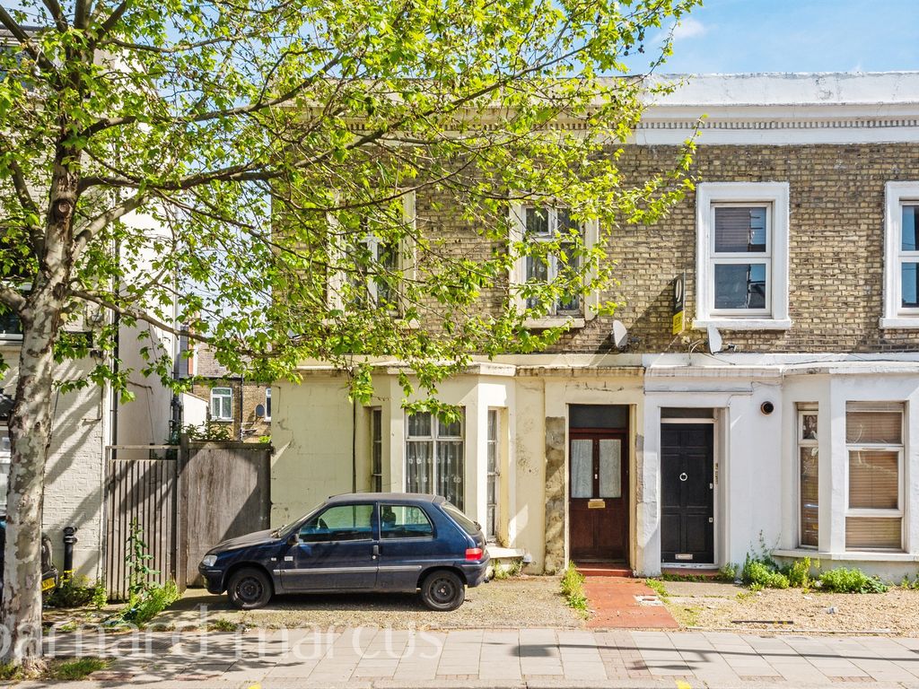 4 bed terraced house for sale in Garratt Lane, London SW17 Zoopla