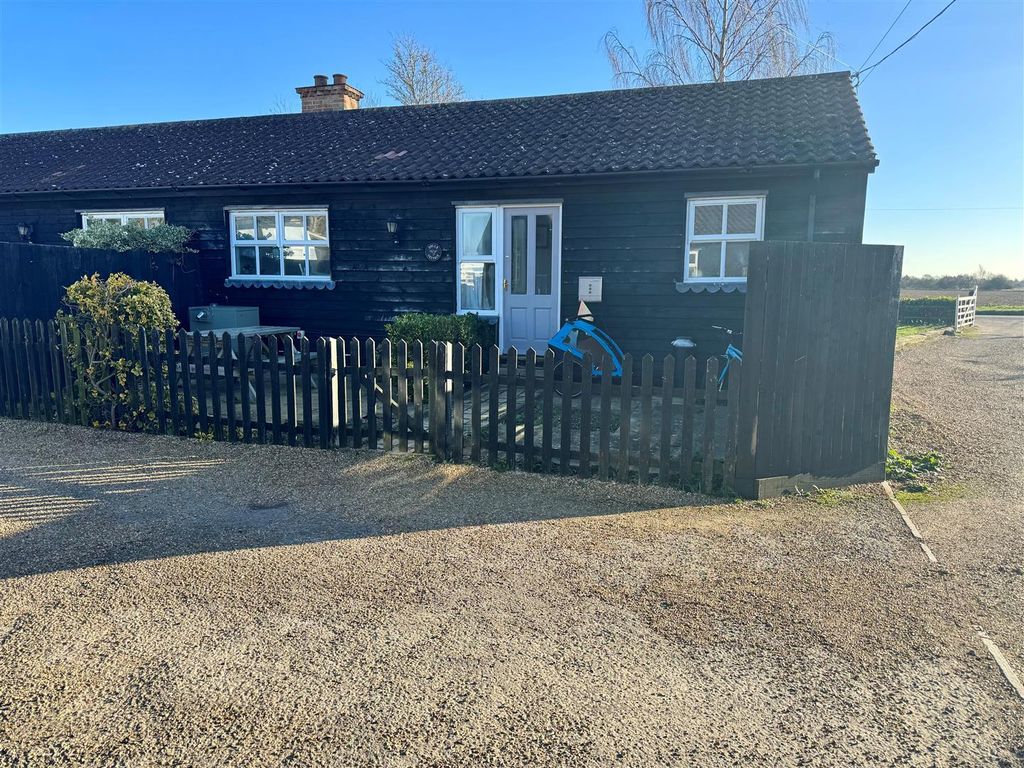 2 bed cottage to rent in Green End, Landbeach, Cambridge CB25, £1,200