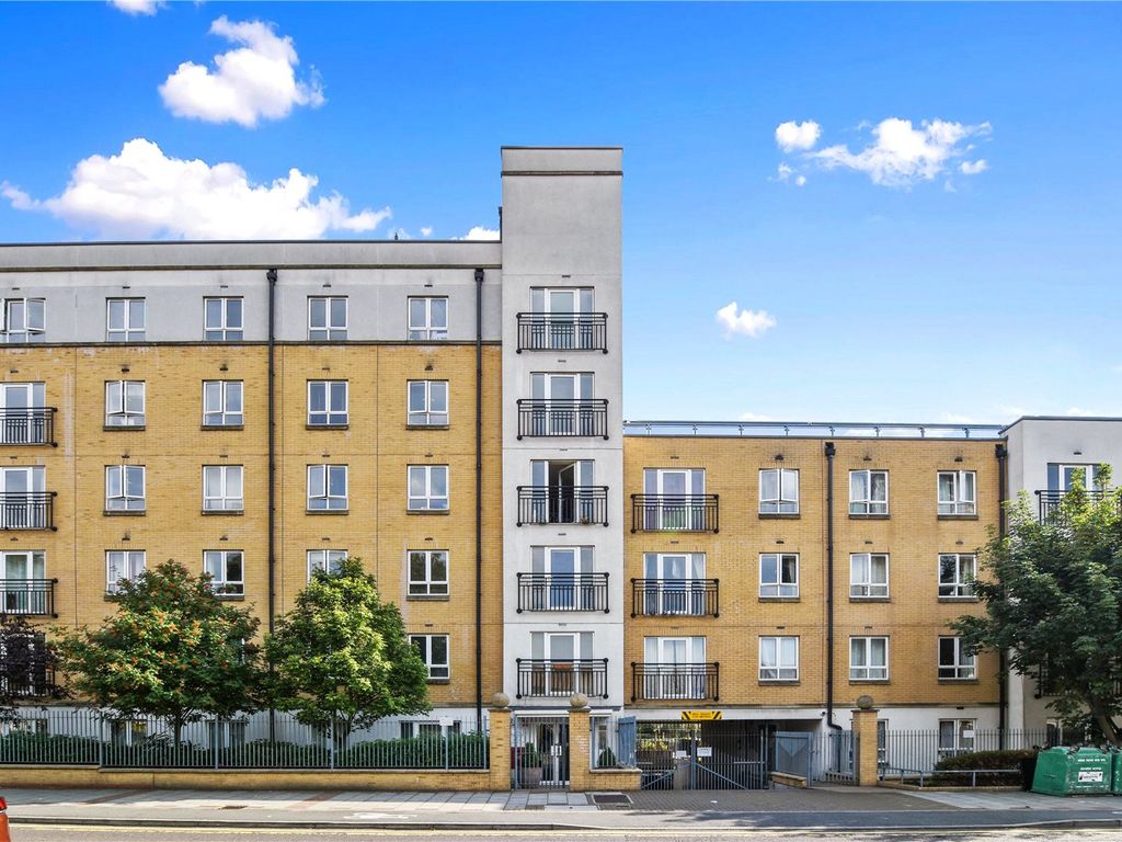 2 bed flat to rent in Granite Apartments, 39 Windmill Lane, Sratford