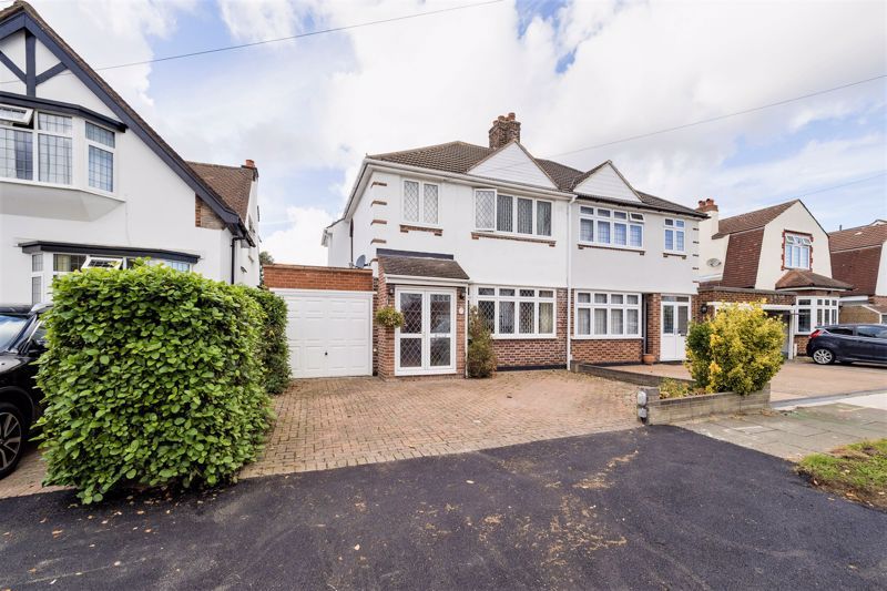 3 bed semidetached house for sale in Dee Way, Rise Park, Romford RM1