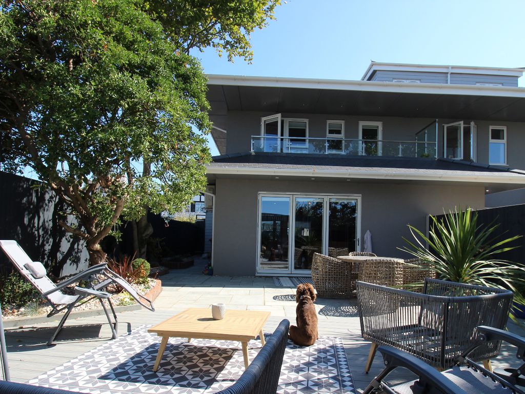 3 bed end terrace house for sale in Kingsgate Avenue, Broadstairs CT10