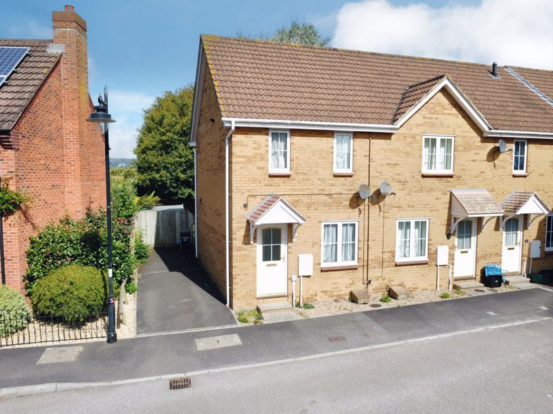 2 bed end terrace house for sale in Waterleaze, Taunton TA2, £230,000