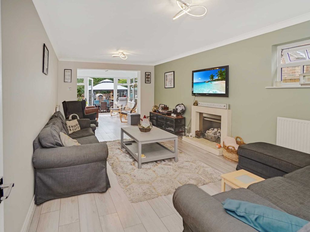 5 bed detached house for sale in Five Oaks, Benfleet SS7 Zoopla