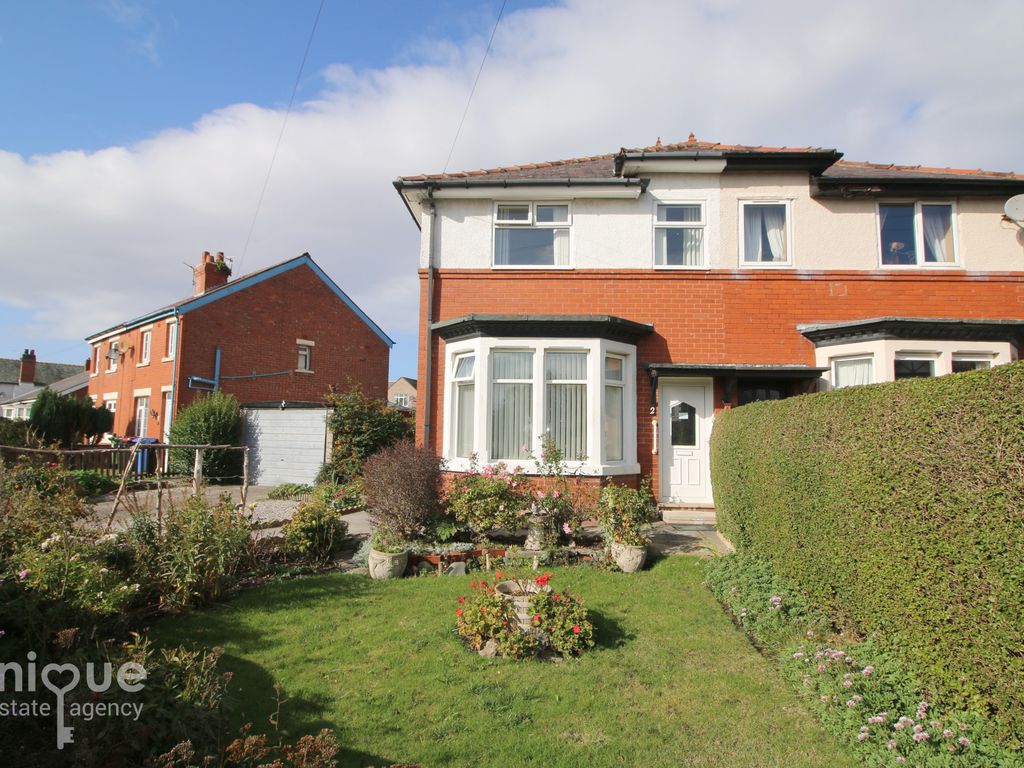 3 bed semidetached house for sale in Devonshire Avenue, Thornton