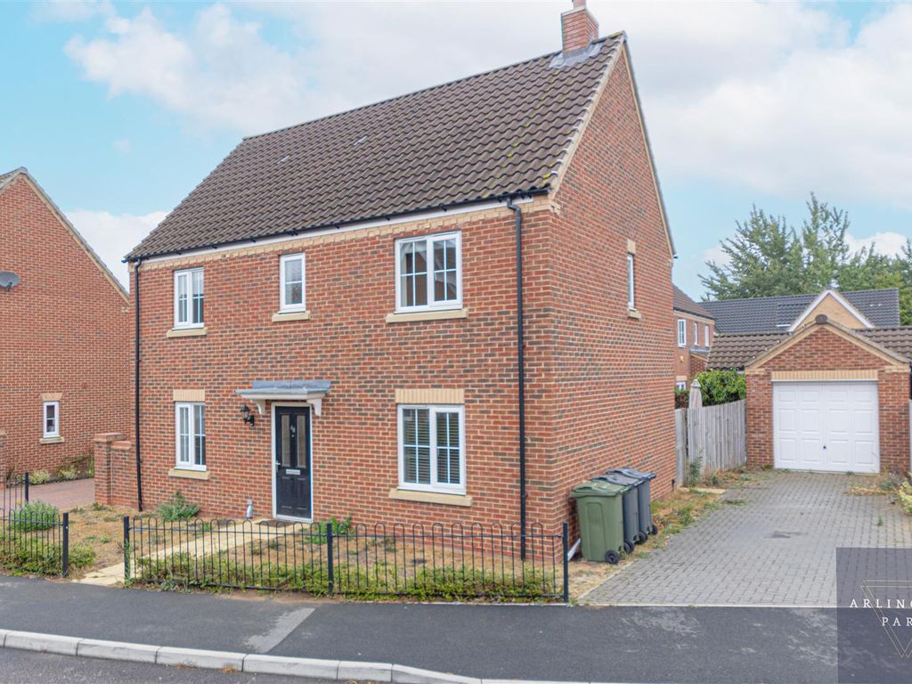 4 bed detached house for sale in Almond Drive, Cringleford, Norwich NR4, £445,000 Zoopla