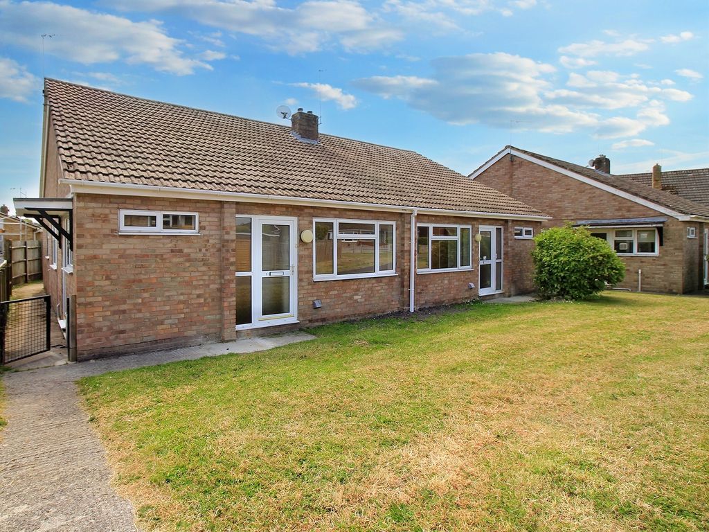 3 bed semidetached bungalow for sale in Redhorn Gardens, Devizes SN10