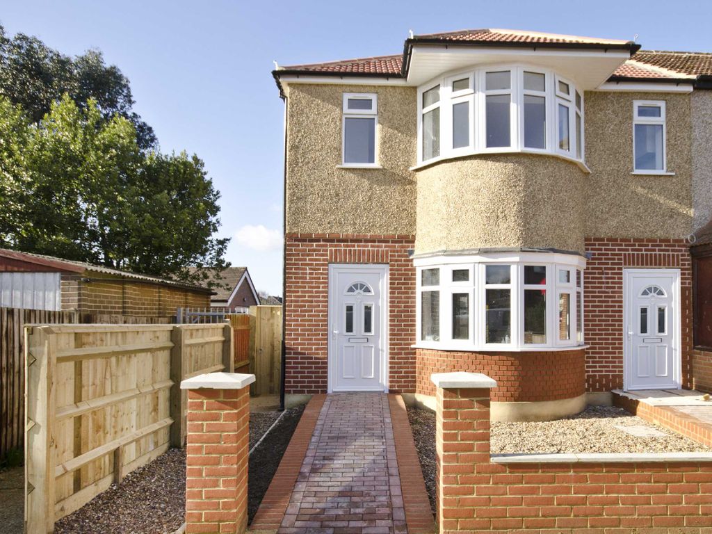 2 bed flat to rent in Way, Ruislip HA4, £1,500 pcm Zoopla