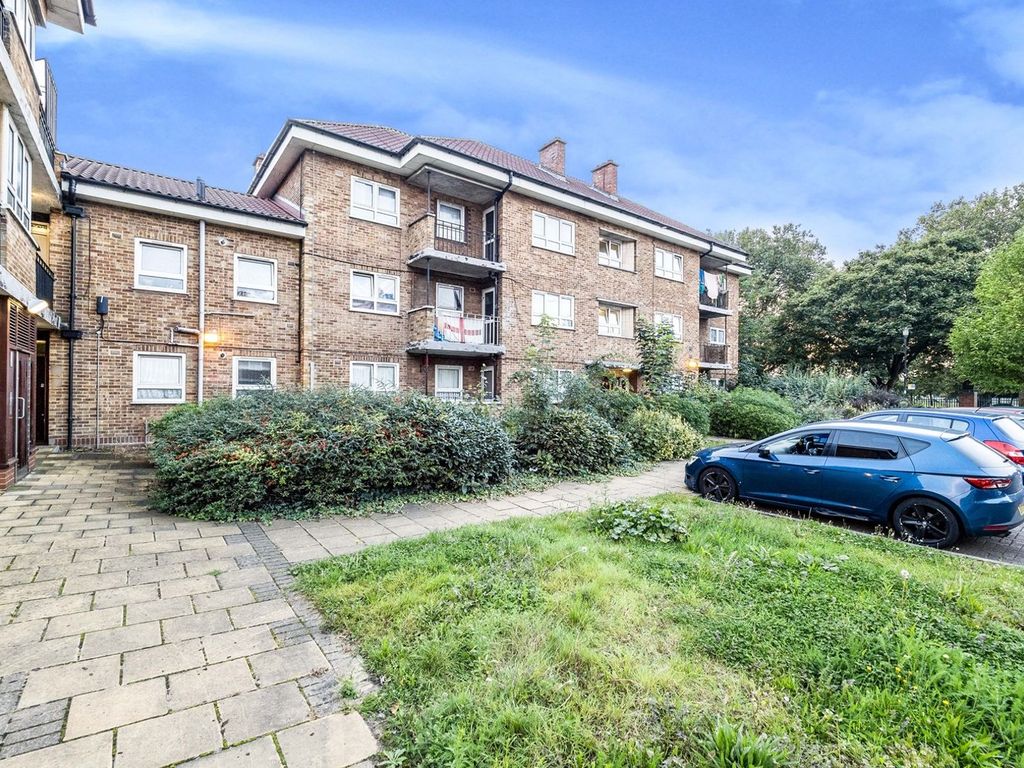3 bed flat for sale in Barking Road, London E6 Zoopla