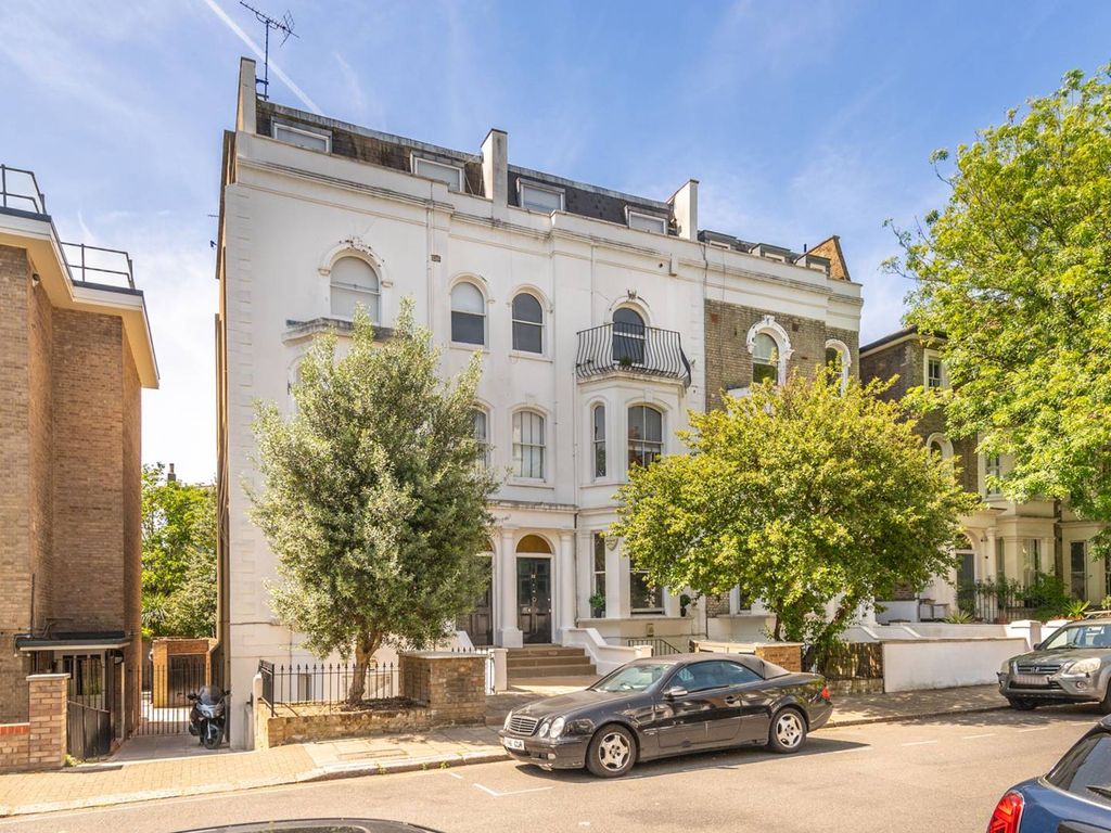 2 bed flat to rent in Aldridge Road Villas, Notting Hill, London W11