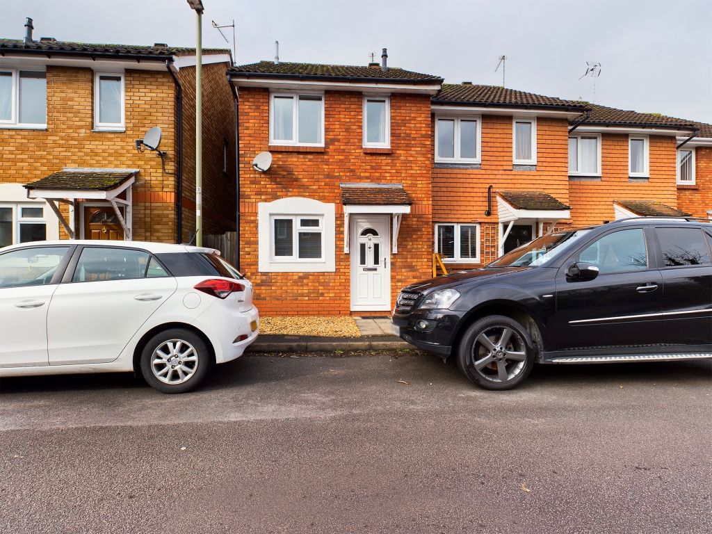2 bed end terrace house to rent in Flaxfield Court, Brookvale