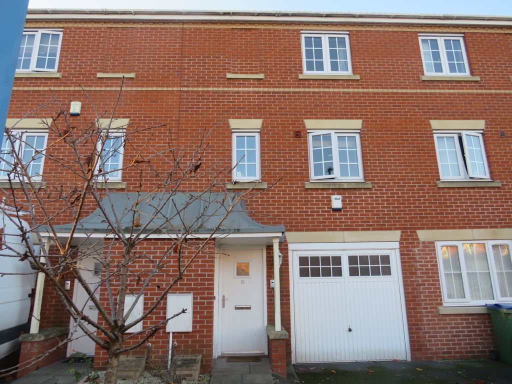 3 bed property to rent in Callaghan Drive, Tividale, Oldbury B69, £