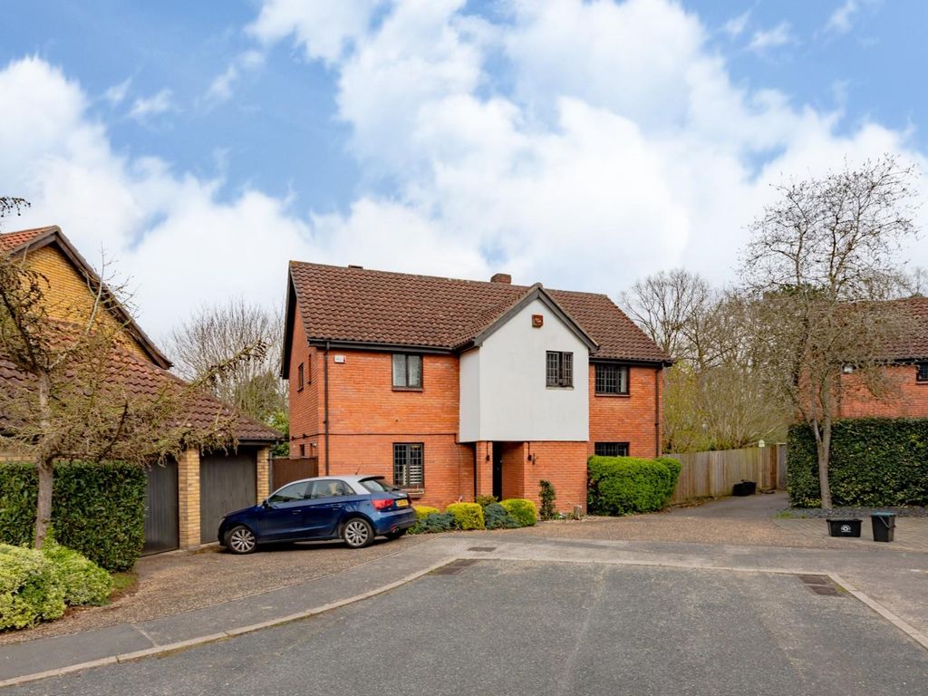 5 bed detached house for sale in Highgrove Close, Chislehurst BR7 Zoopla