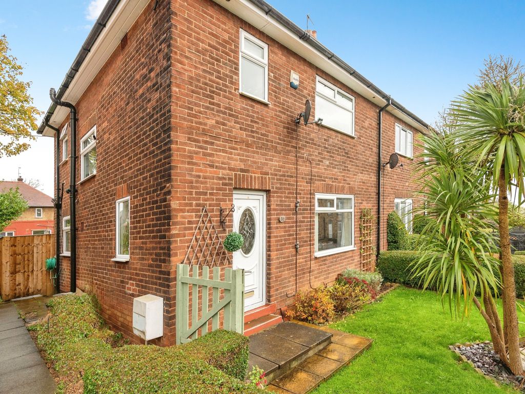 3 bed semidetached house for sale in Carlinghow Lane, Batley, West