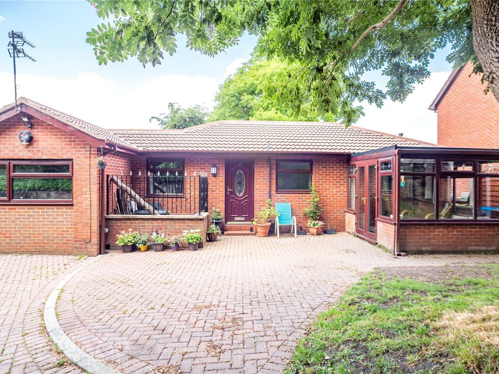 2-bed-detached-bungalow-for-sale-in-anselms-court-werneth-oldham