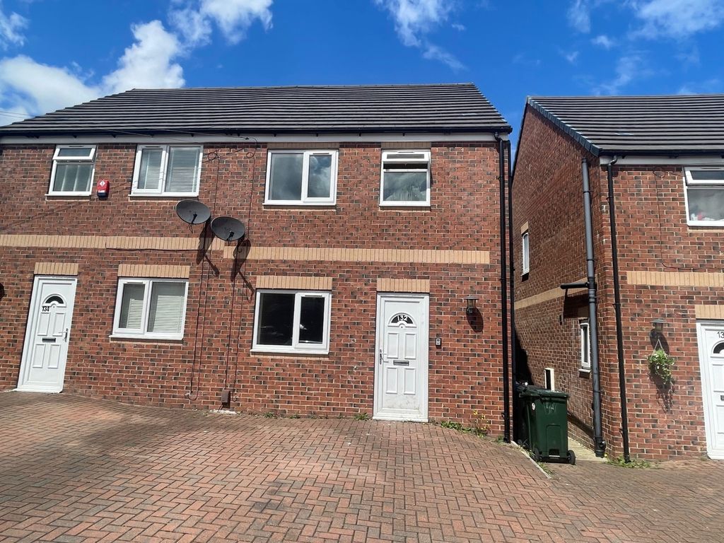 3 bed semidetached house to rent in Eaglesfield Drive, Bradford, West Yorkshire BD6 Zoopla