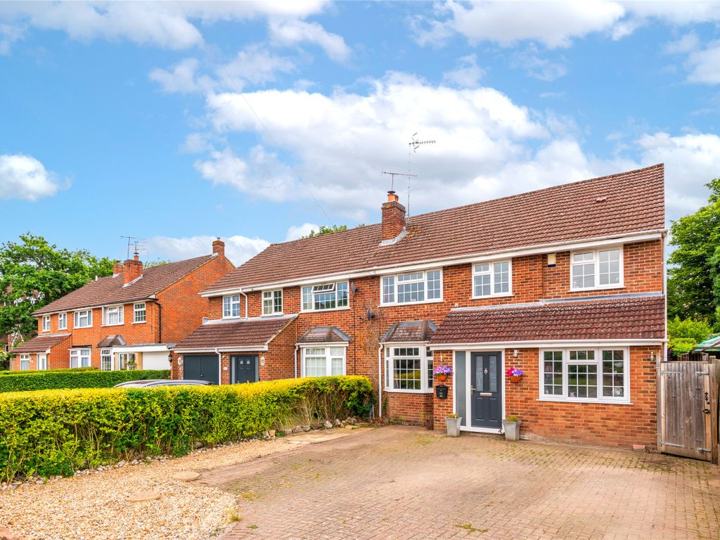 4 bed semidetached house for sale in Green Lane, Redhill RH1 Zoopla