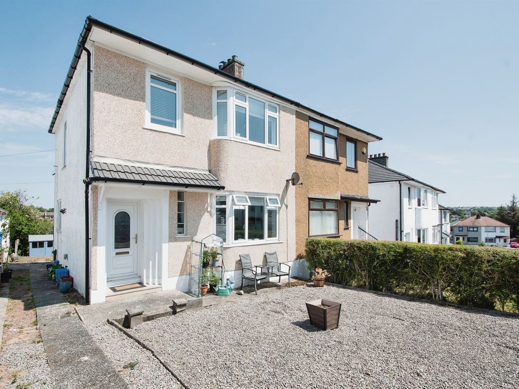 3 bed semidetached house for sale in Southlea Avenue, Thornliebank