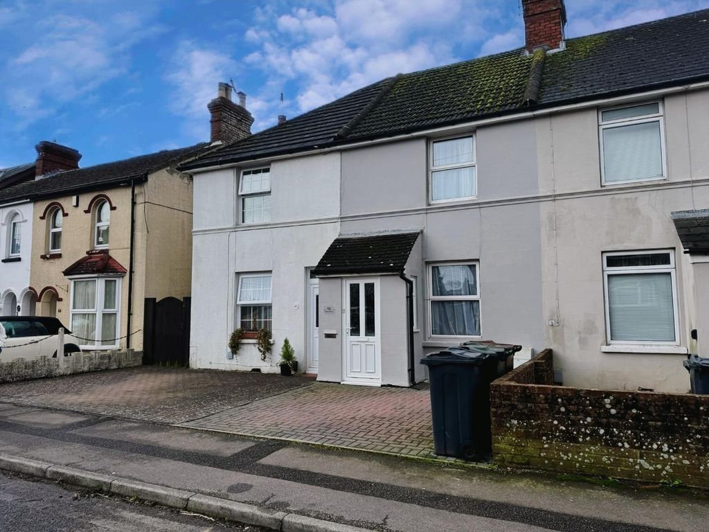 2 bed property for sale in Albemarle Road, Willesborough, Ashford TN24