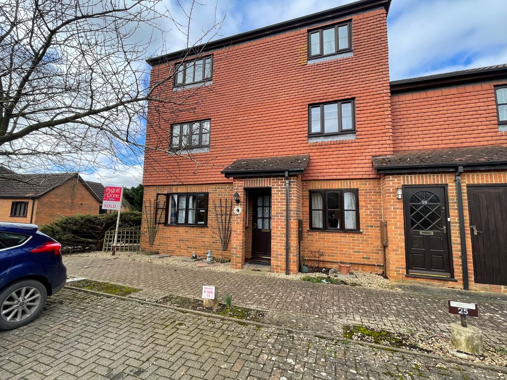 2 bed flat to rent in Pearl Court, Holbeach, Spalding PE12, £675 pcm