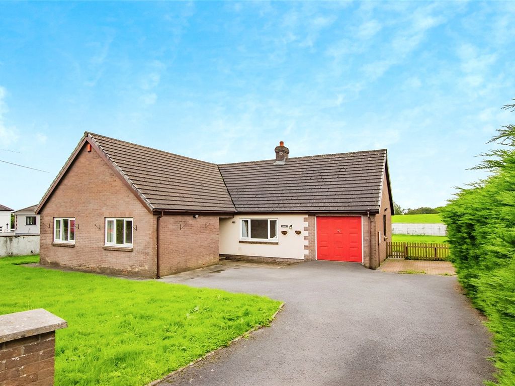 4 bed bungalow for sale in Trevaughan, Carmarthen, Carmarthenshire SA31