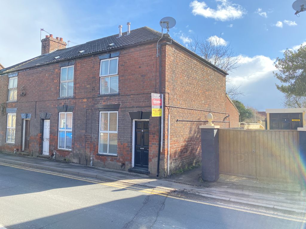 2 bed end terrace house to rent in High Street, Ulceby DN39, £550 pcm Zoopla