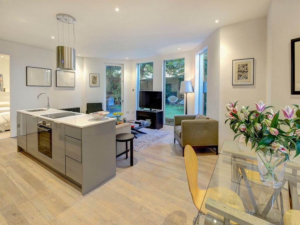 2 bed flat for sale in Bassett Road, London W10, £895,000 Zoopla