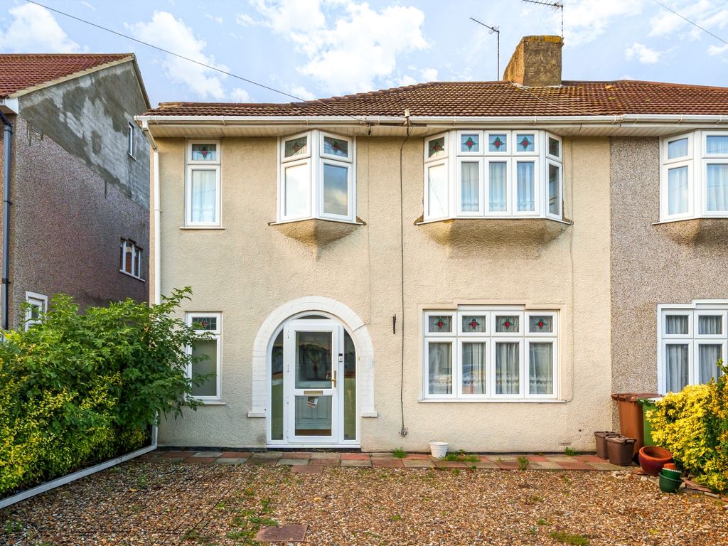 4 bed semidetached house for sale in Chessington Avenue, Bexleyheath