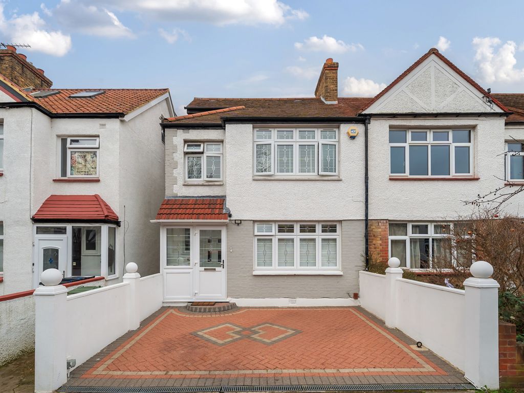5 bed semidetached house for sale in Sherwood Park Road, Mitcham CR4