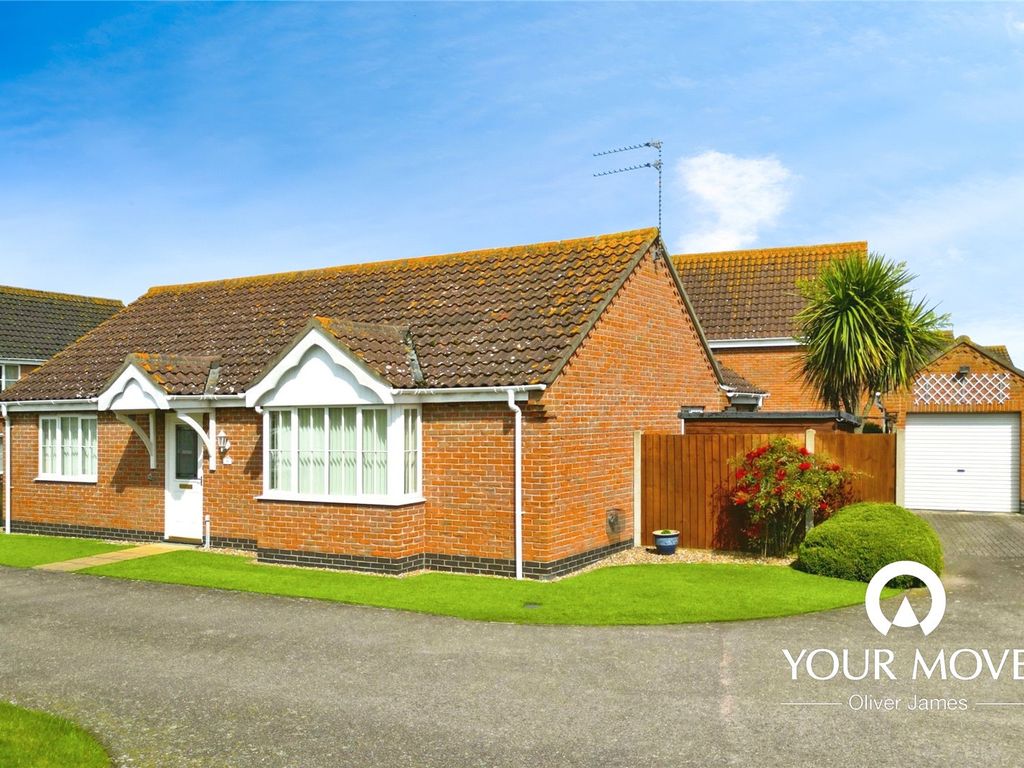 2 bed bungalow for sale in Pepys Avenue, Worlingham, Beccles, Suffolk