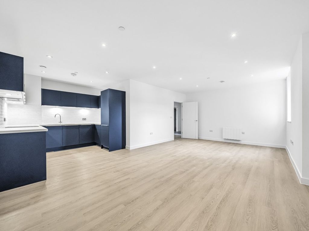 2 bed flat to rent in Beckenham Road, Beckenham BR3, £1,875 pcm Zoopla