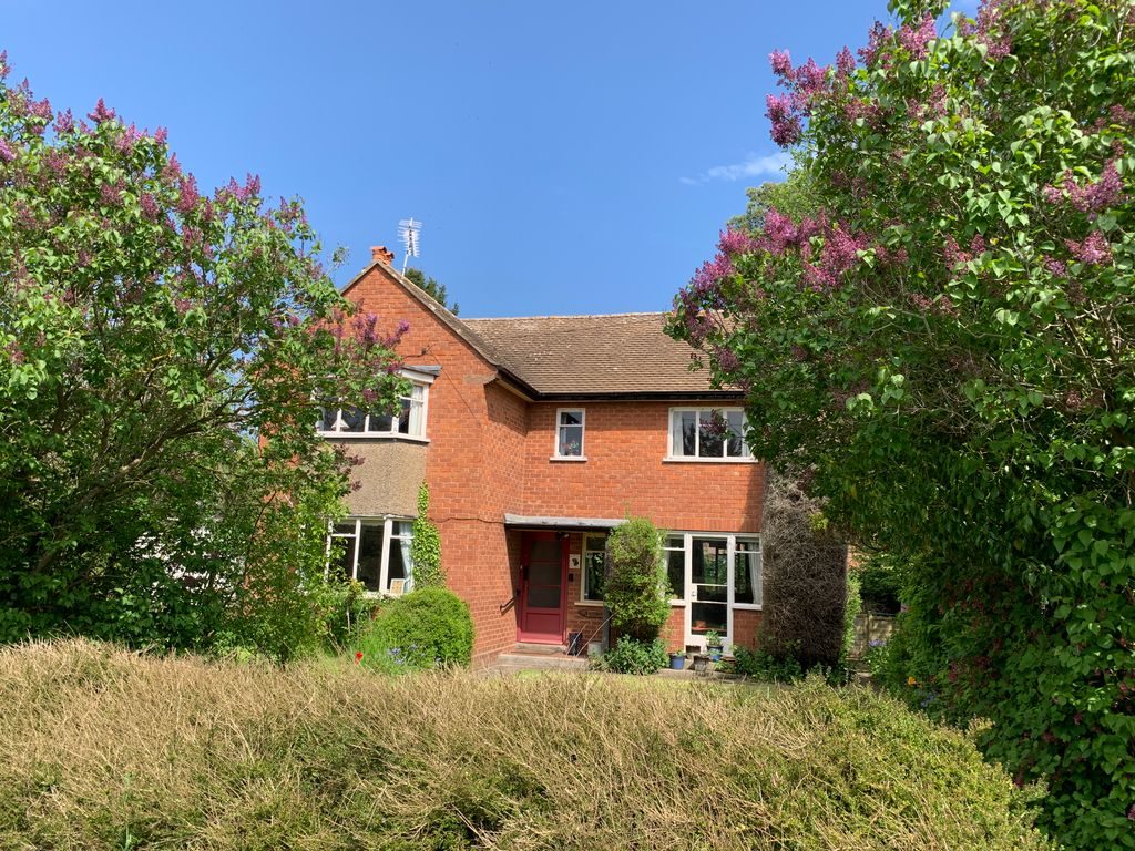 3 bed detached house for sale in Evesham Road, Salford Priors WR11, £