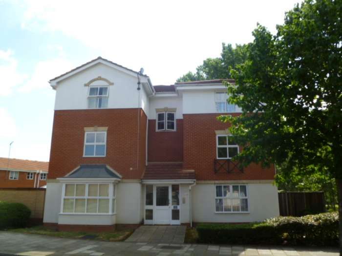 2 bed flat to rent in Ware Point Drive, London SE28, £1,400 pcm Zoopla