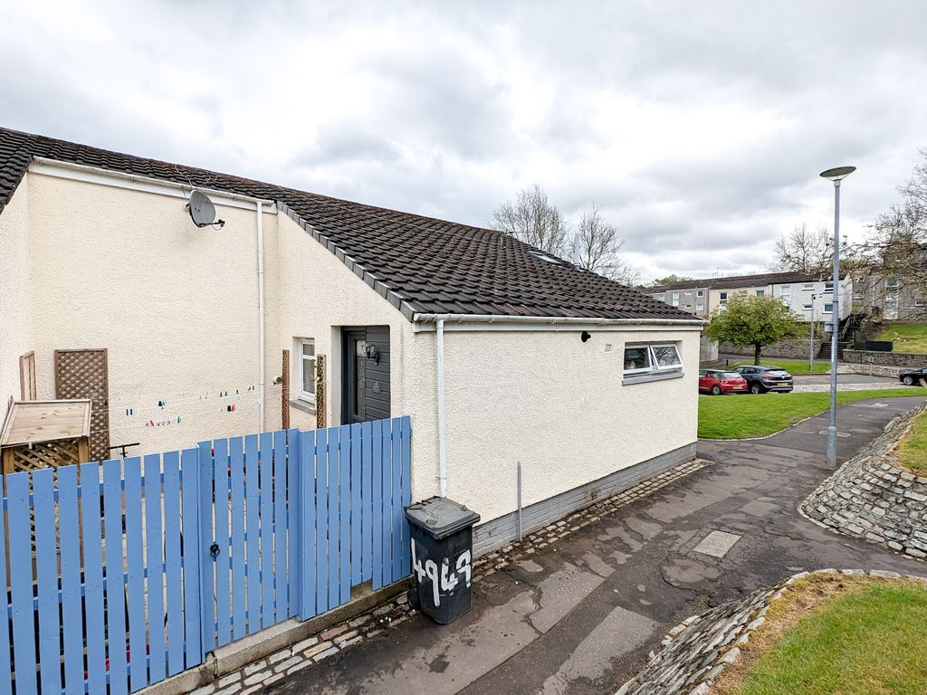 3 bed end terrace house for sale in Skye Road, Glasgow G67, £120,000