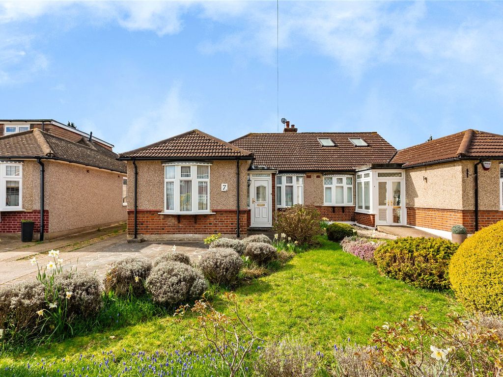 3 bed semidetached house for sale in Lime Avenue, Upminster RM14, £
