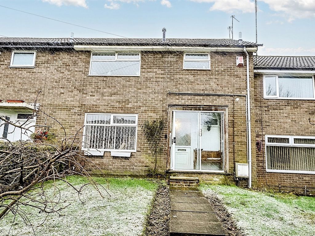 3 bed terraced house for sale in Larkhill Road, Leeds LS8, £220,000