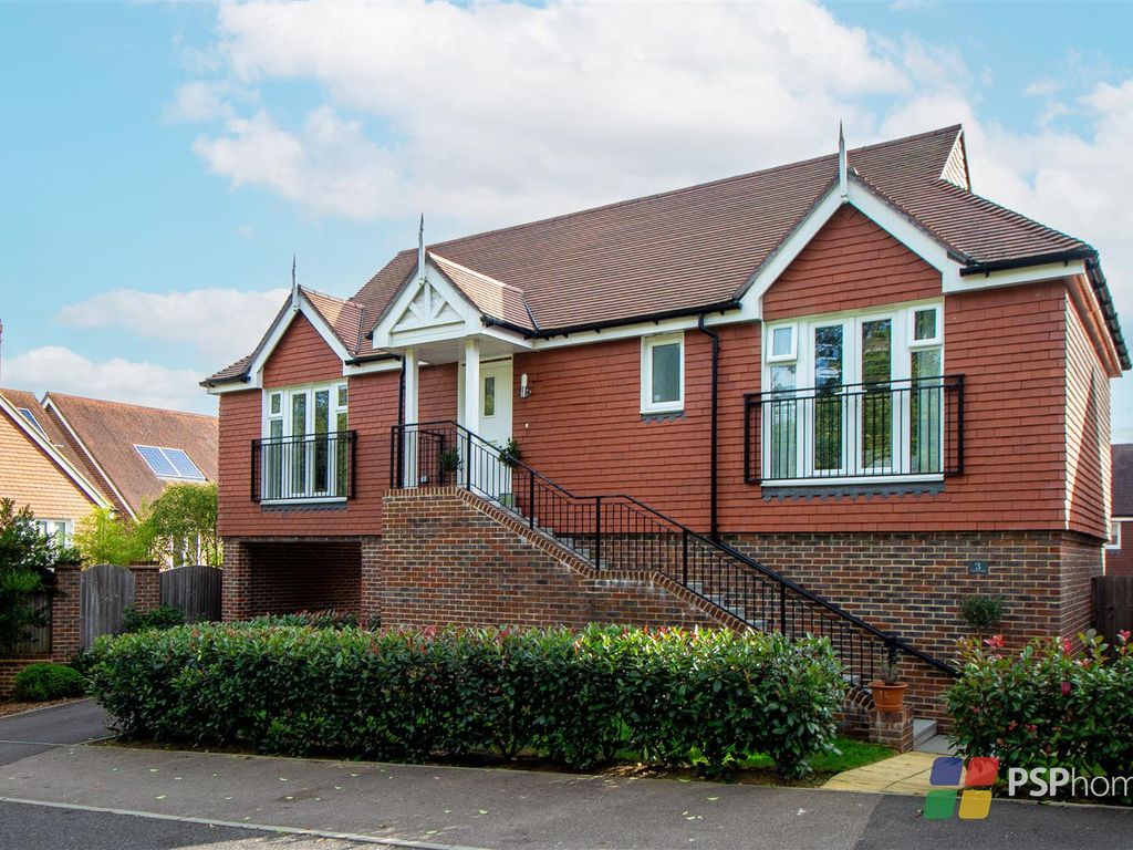 2 bed detached house for sale in Cowslip Drive, Lindfield, Haywards