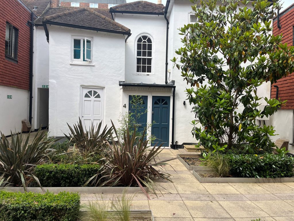 2 bed flat to rent in Chertsey Street, Guildford, Surrey GU1 Zoopla