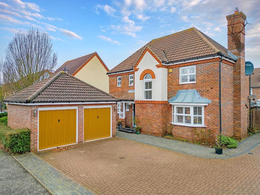 4 bed detached house for sale in Deer Park Way, Waltham Abbey EN9, £