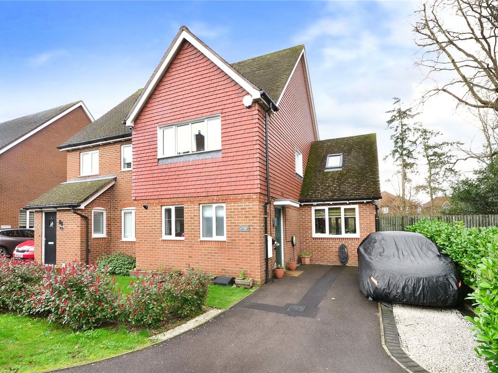 3 Bed Semi Detached House For Sale In East Grinstead West Sussex Rh19