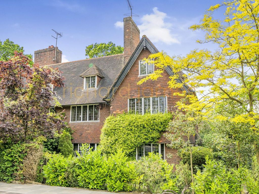 5 bed property for sale in Wildwood Road, Hampstead Garden Suburb