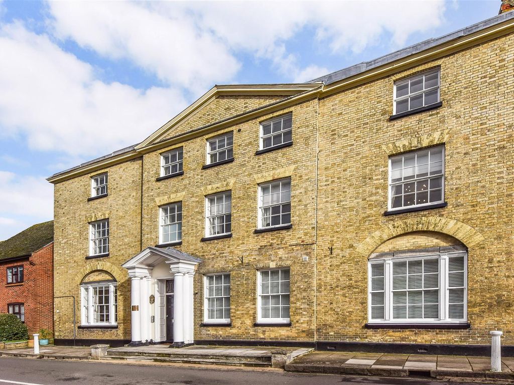 1 bed flat for sale in Church Street, Romsey Town Centre, Hampshire