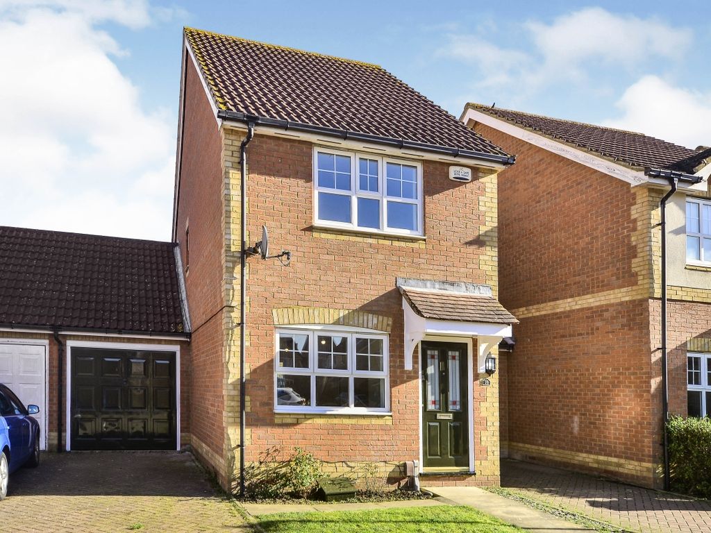 2 bed detached house to rent in Dove Close, Kingsnorth, Ashford, Kent