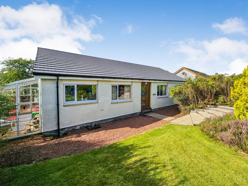 4 bed detached bungalow for sale in 11 Kilmory Road, Lochgilphead