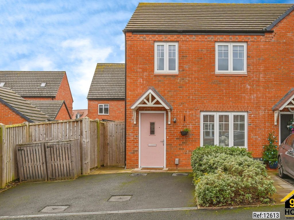 2 bed terraced house for sale in Buttercup Drive, Tamworth