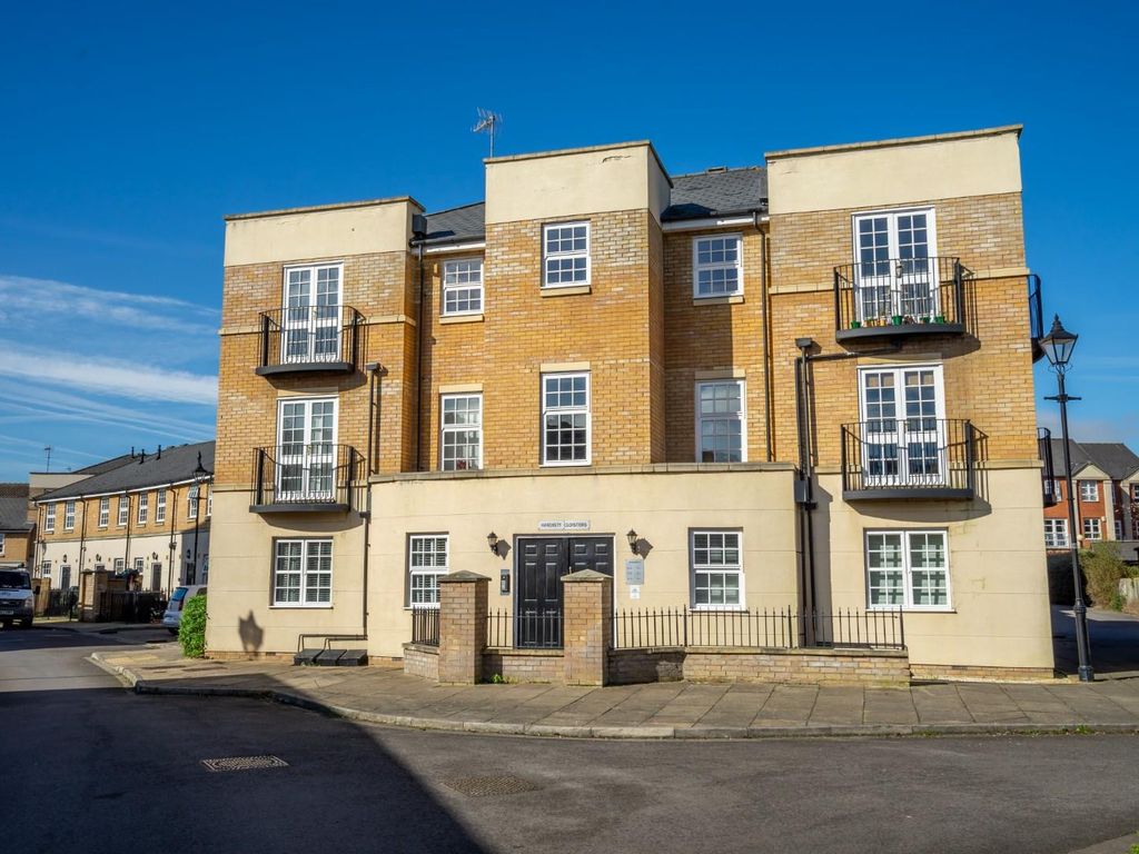 1 bed flat for sale in Hardisty Cloisters, York YO26, £170,000 Zoopla