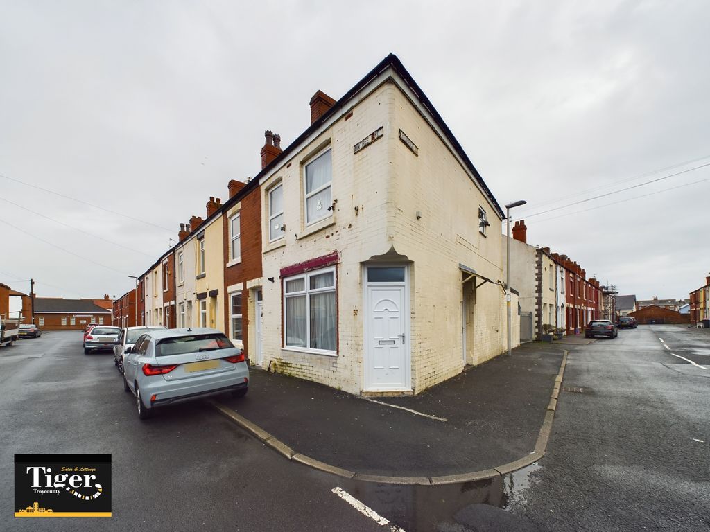 2 bed end terrace house for sale in Aintree Road, Blackpool FY4, £50,000 Zoopla